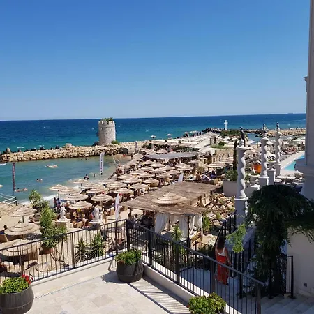 Cosy 9 アパート *